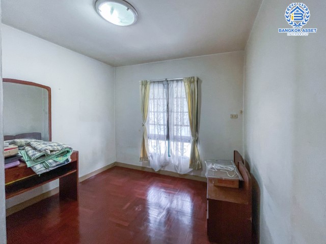 *****ทาวน์โฮมมือสองย่านปทุมธานี ม.ชมฟ้า วรางกูล รังสิต-คลอง2 #หลังมุม เนื้อที่กว้างขวางถึง 29.2 ตร.ว. ฟังก์ชัน 3 ห้องนอน 3 ห้องน้ำ 1 ที่จอดรถ บ้านราคาถูก ทำเลดี เชื่อมต่อถ.ลำลูกกา, ถ.รังสิต-องครักษ์ เดินทางสะดวก จองเลยวันนี้!